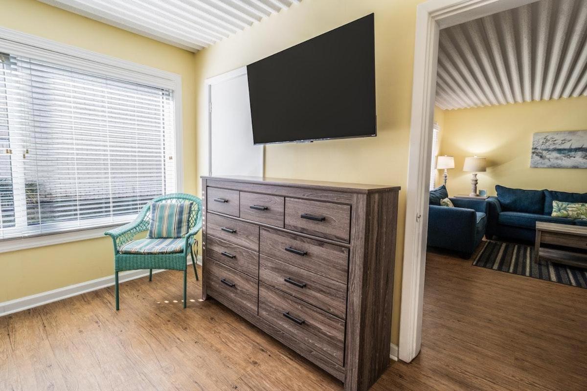 Two Bedroom Villa Sleeps 6 Has 2 Queen And 1 King Pawleys Island Eksteriør billede
