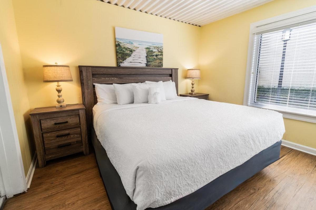 Two Bedroom Villa Sleeps 6 Has 2 Queen And 1 King Pawleys Island Eksteriør billede